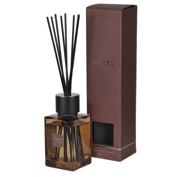 Our popular Large Amber Diffuser comes in a stunning warm amber glass container. It boasts a unique fragrance that is both mellow, warm and spicy, making it suitable for all seasons and occasions. Measuring H 17 cm (with sticks 38,5 cm) and D 8 cm, this generously sized diffuser offers an impressive longevity, ensuring you can enjoy its captivating scent for hours on end. Perfect for creating a warm and inviting atmosphere in any space. For optimal performance, it is recommended to flip the reeds regularly to refresh the fragrance and ensure an even scent distribution.For optimal performance, it is recommended to flip the reeds regularly to refresh the fragrance and ensure an even scent distribution.